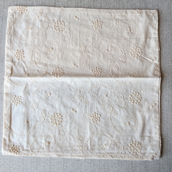 Ivory embroidered canvas decorative pillow cover - Picture 2 of 3